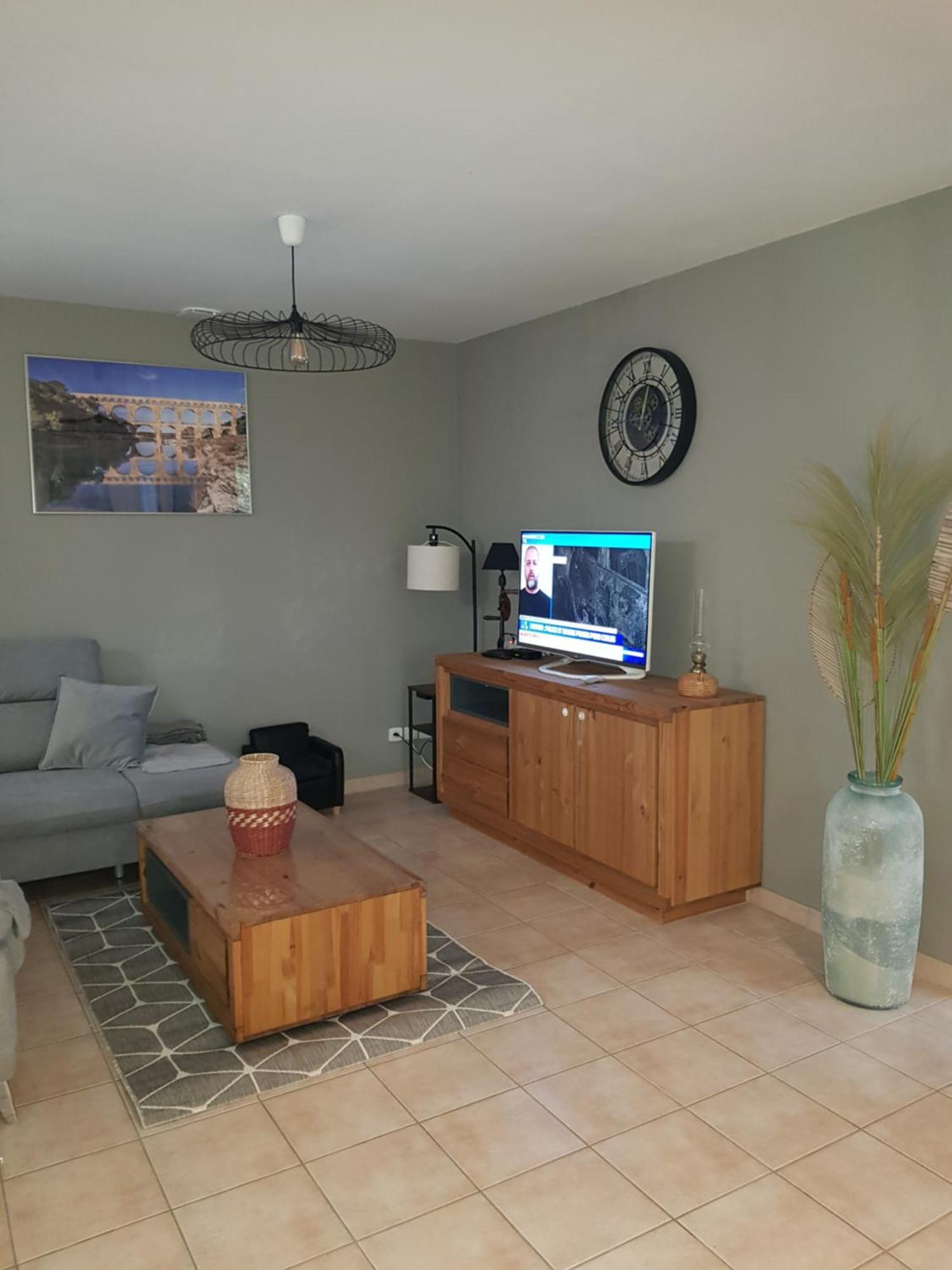 Maison Au Calme Castillon-du-Gard Extérieur photo